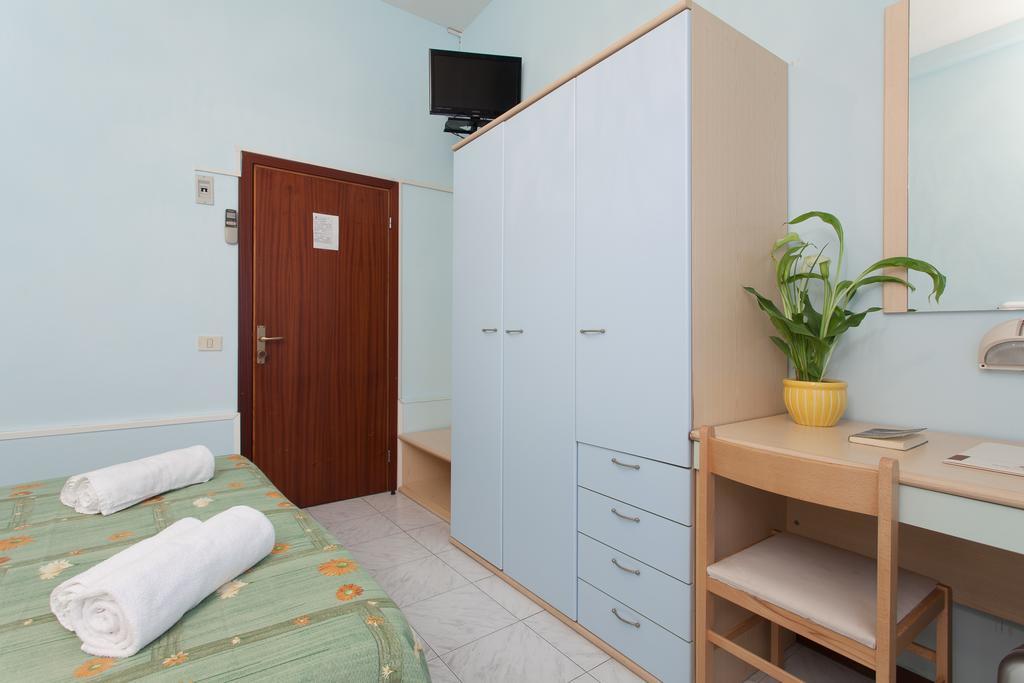 Hotel Santa Martina Вілла-Маріна Номер фото