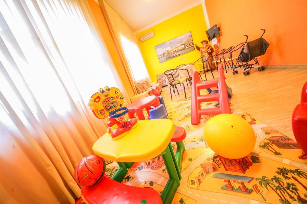 Hotel Santa Martina Вілла-Маріна Екстер'єр фото