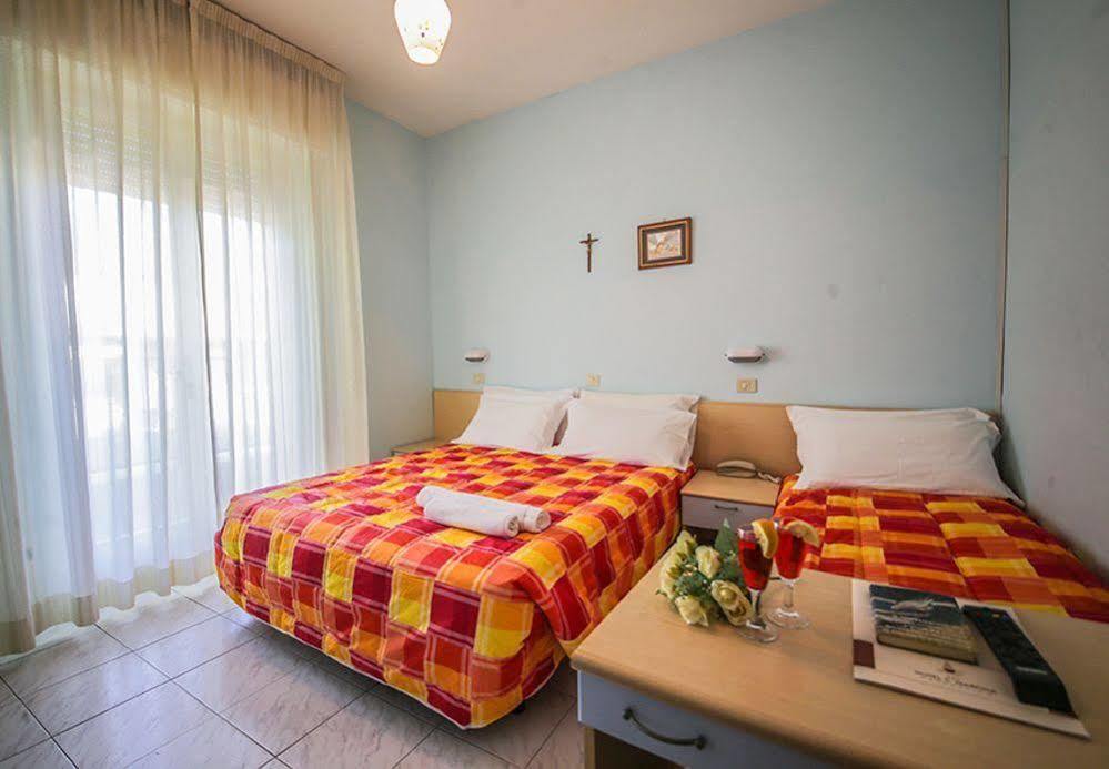 Hotel Santa Martina Вілла-Маріна Екстер'єр фото